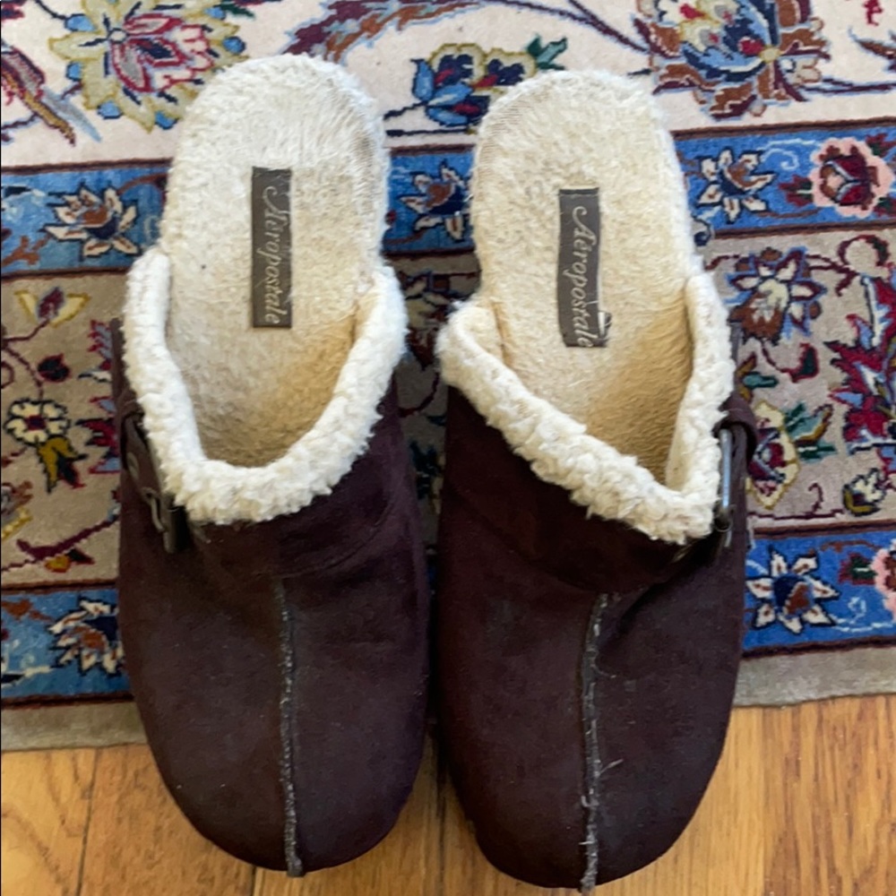 Aeropostale Suede clogs